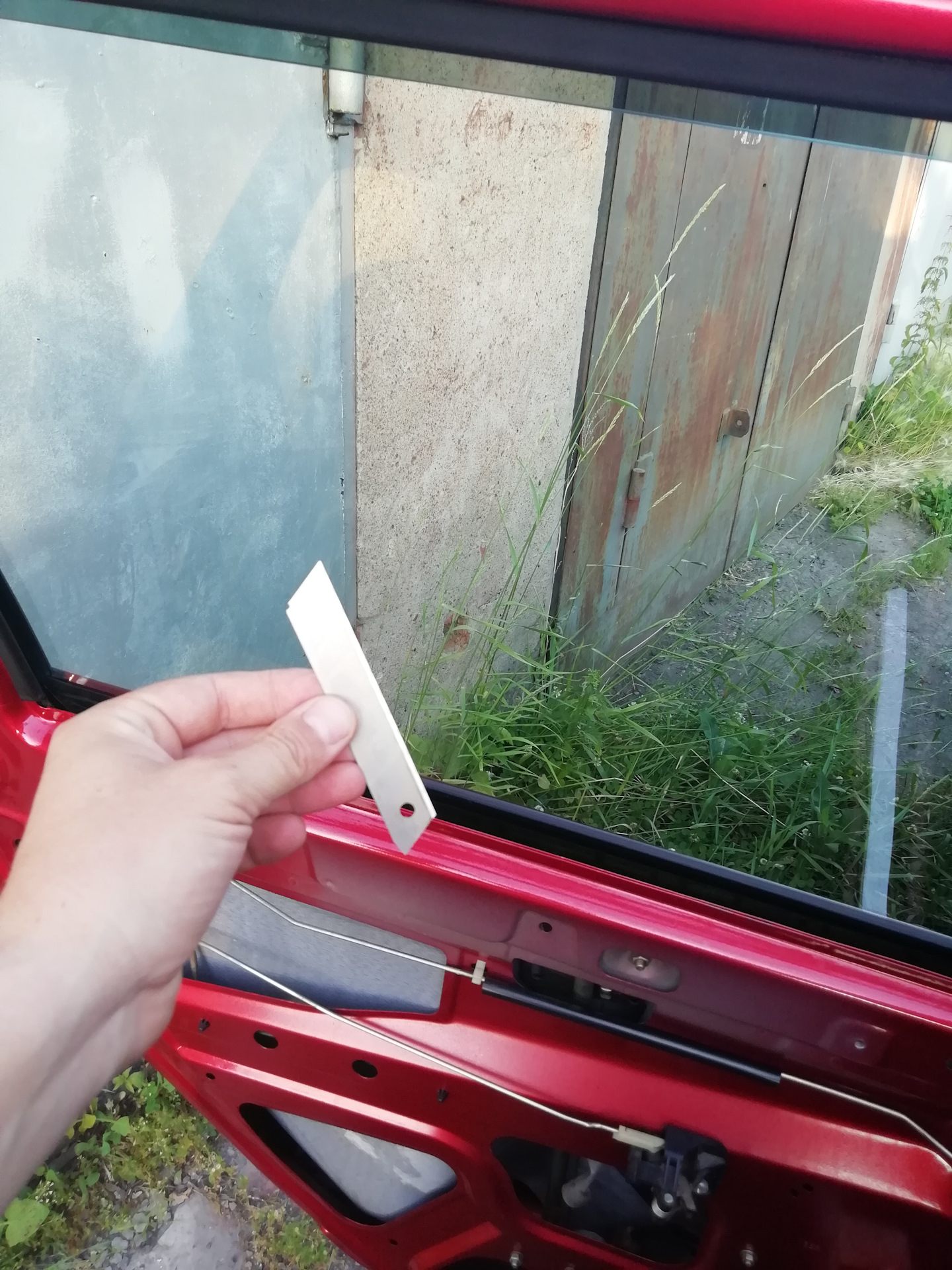 разбор фары лада гранта. резинка для заднего стекла на калину-1118. снятие боковых стекол ваз 2114. герметизация стекол фар приора. бархотки гранта фл.