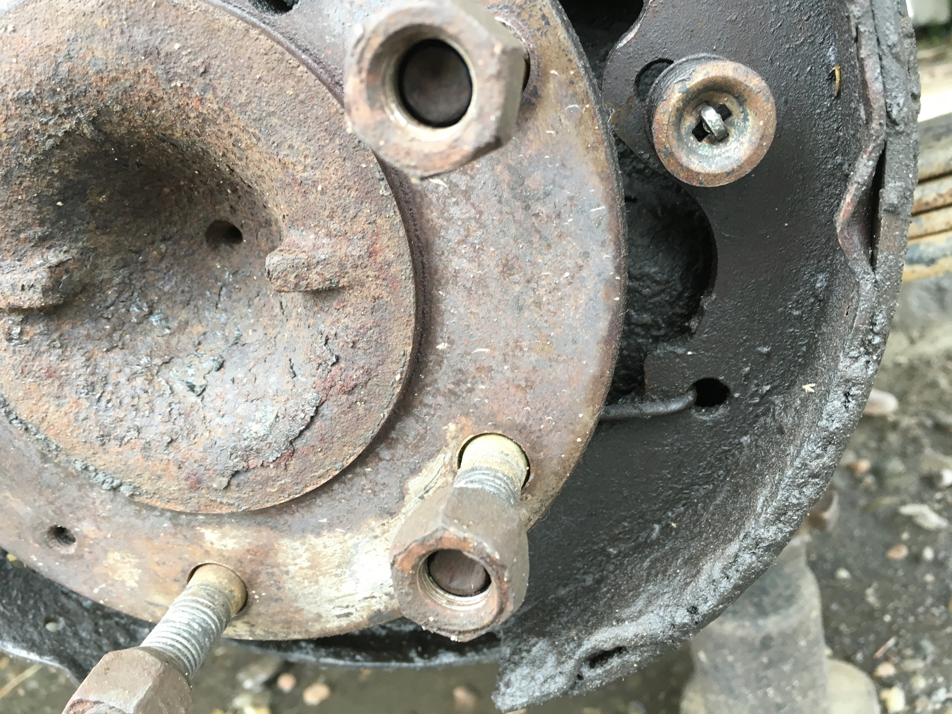 механизм разведения колодок. задние тормозные колодки киа спектра. 1 075 559 механизм самоподводки тормозных колодок. задние колодки хендай акцент 1996 года. колодки ручника субару легаси 2008.