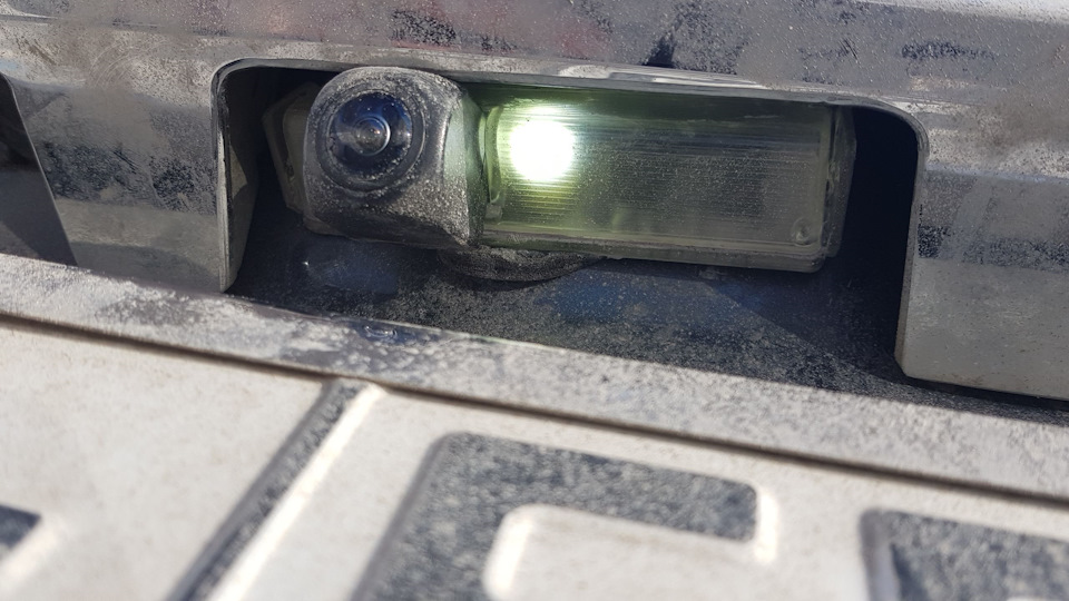 Камера заднего вида в плафон подсветки гос/номера — Mitsubishi Pajero ...