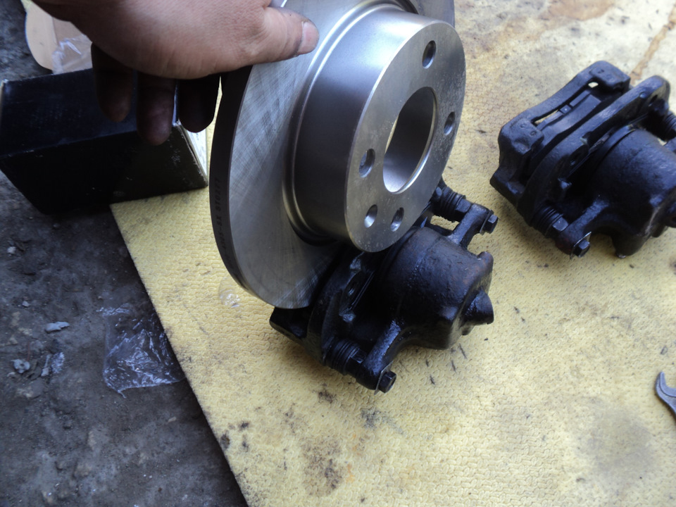 Первый опыт замены тормозных шлангов, суппортов, тормозных колодок и ...