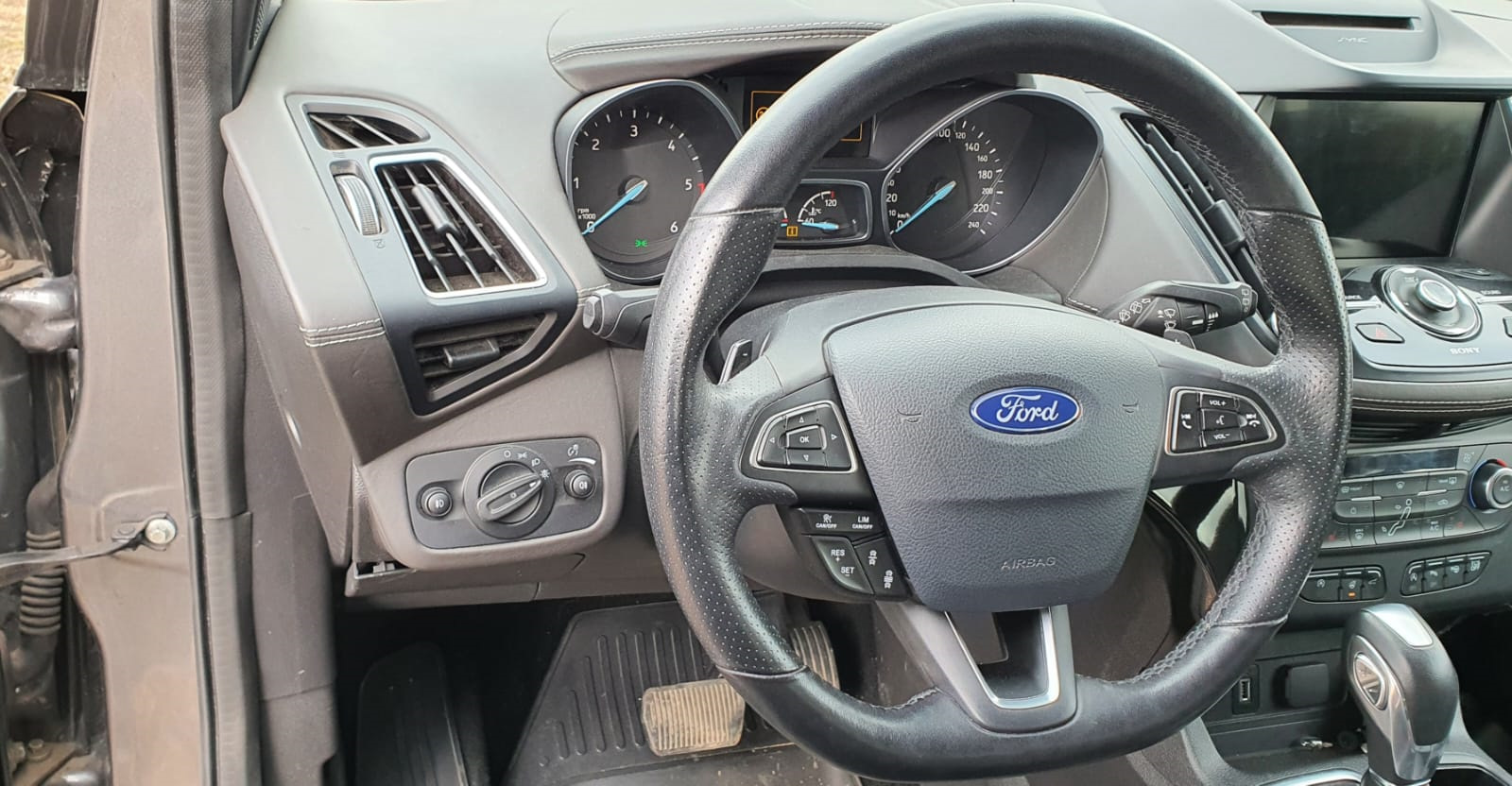 Никогда такого не было и вот опять. Снимите с руля. - Ford Kuga (2G), 1,5 л, 201