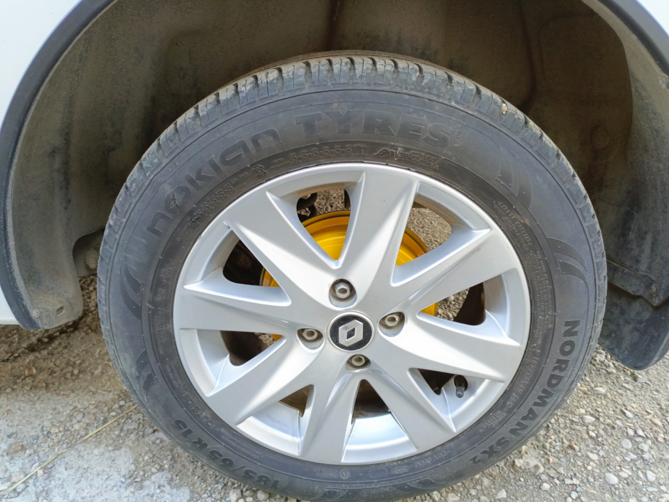 Окрас суппортов переобувка — Renault Logan (2G), 1,6 л, 2021 года ...