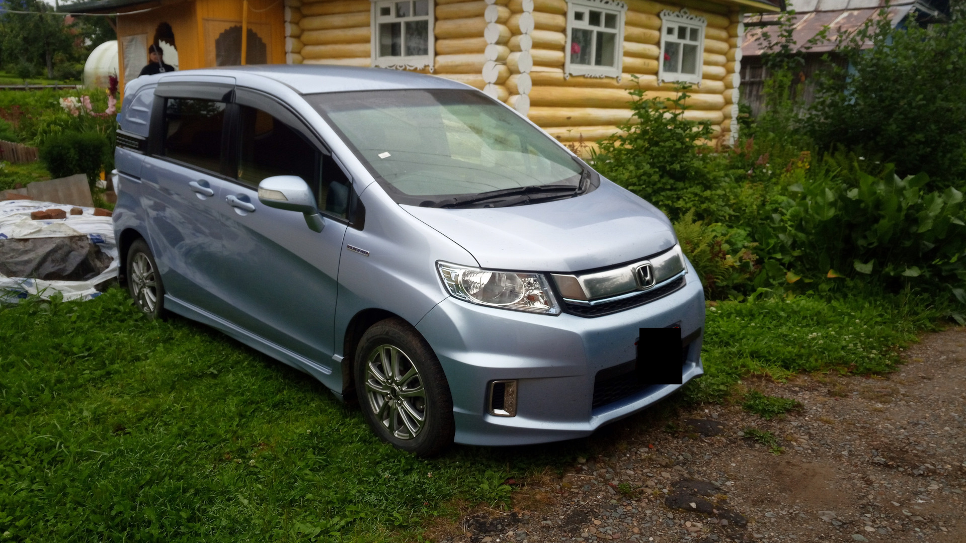 Honda Freed Spike 1.5 гибридный (Plug-in) 2014 | на DRIVE2