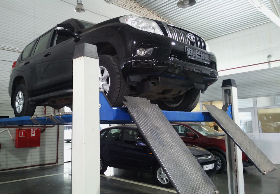 Прадо 150 свист. Прадо 150 свист. Land cruiser prado 150 рестайлинг салона. Land cruiser prado 2017 салон. Тойота ленд крузер прадо 150 3л дизель.