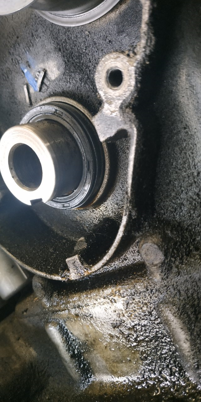 Потек сальник коленвала передний… — Audi A6 (C5), 2,8 л, 2001 года ...