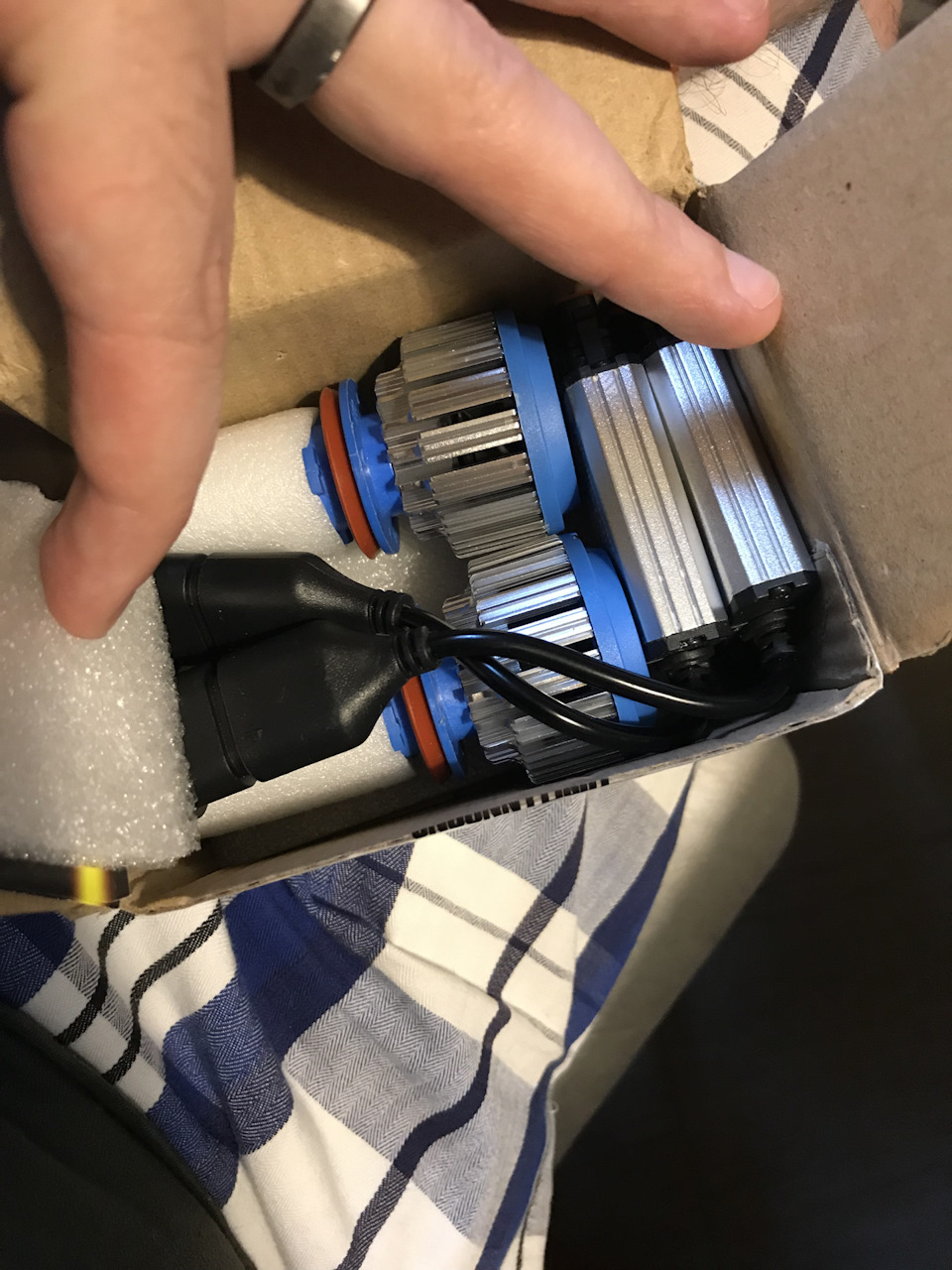 Замена диодных ламп в ПТФ — Volkswagen Polo Sedan, 1,6 л, 2012 года ...