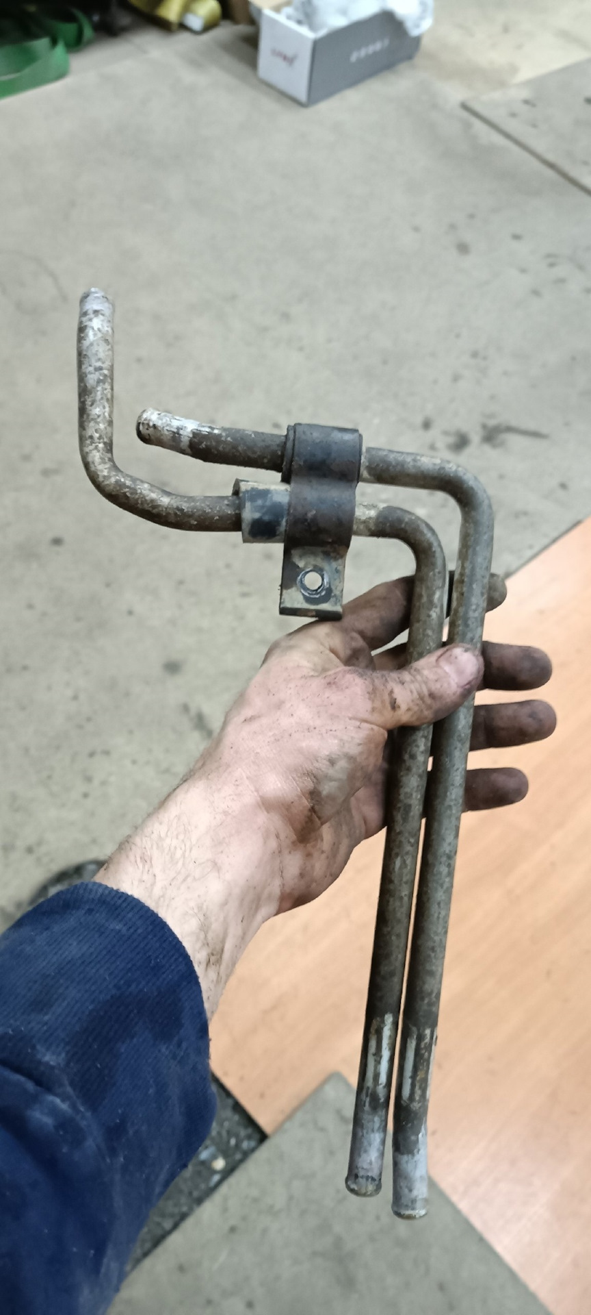 Замена верхнего патрубка радиатора и патрубков задней печки — Toyota ...