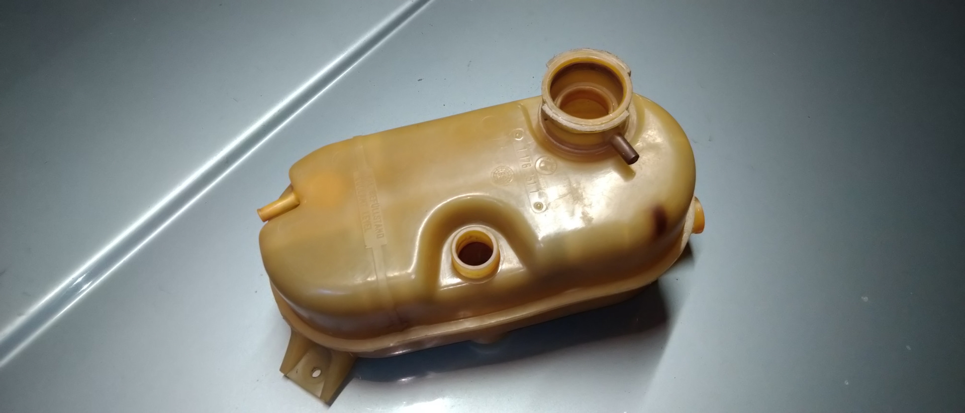 Очистка расширительного бачка. — BMW 7 series (E23), 3,5 л, 1985 года ...