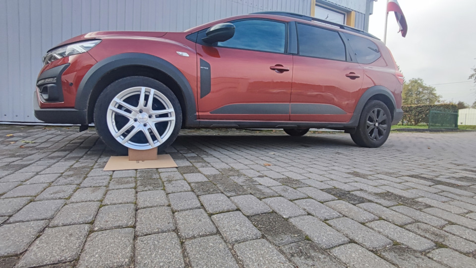 Немецкие диски 4х100 на зиму куплены плюс зимняя резина Kumho — Dacia ...