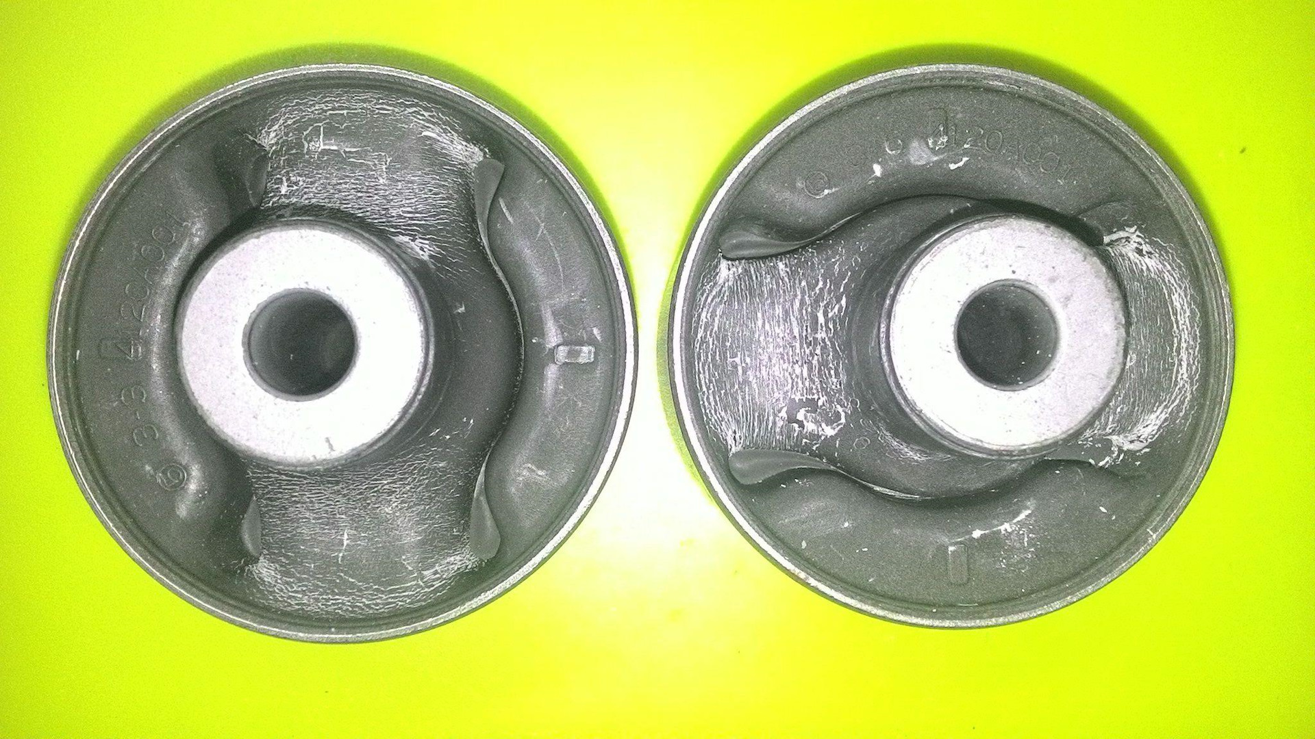 Клеймо лемфердер. Сайлентблок lemforder отличить оригинал. Сайлентблоки ваз 2107 дааз. Оригинальный сайлентблок toyota. Сайлентблоки на волгу в задние амортизаторы.