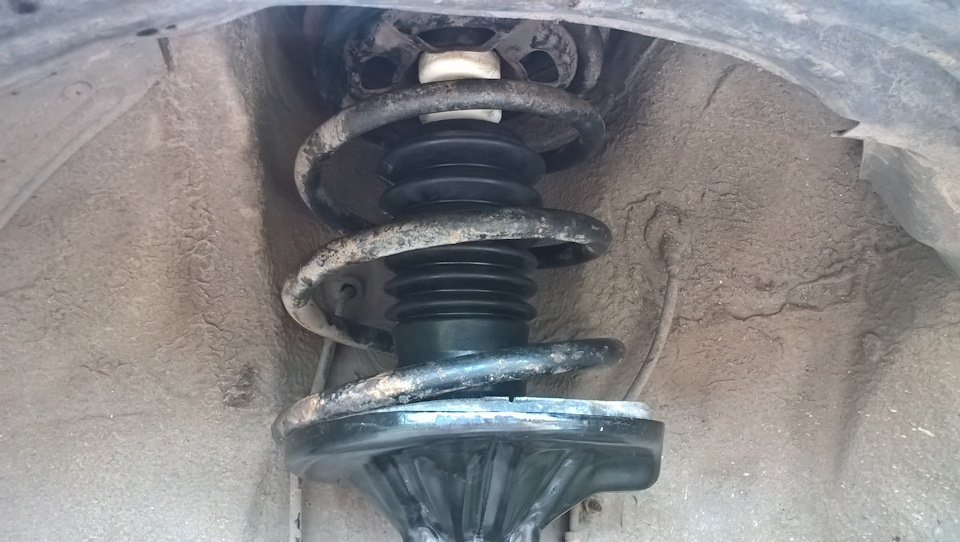 Photo from the logbook Mazda 626 IV (GE)