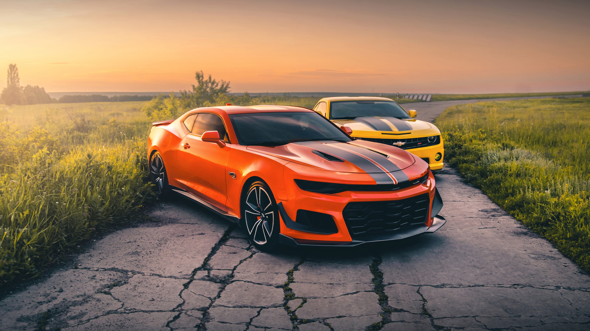 chevrolet camaro оранжевый