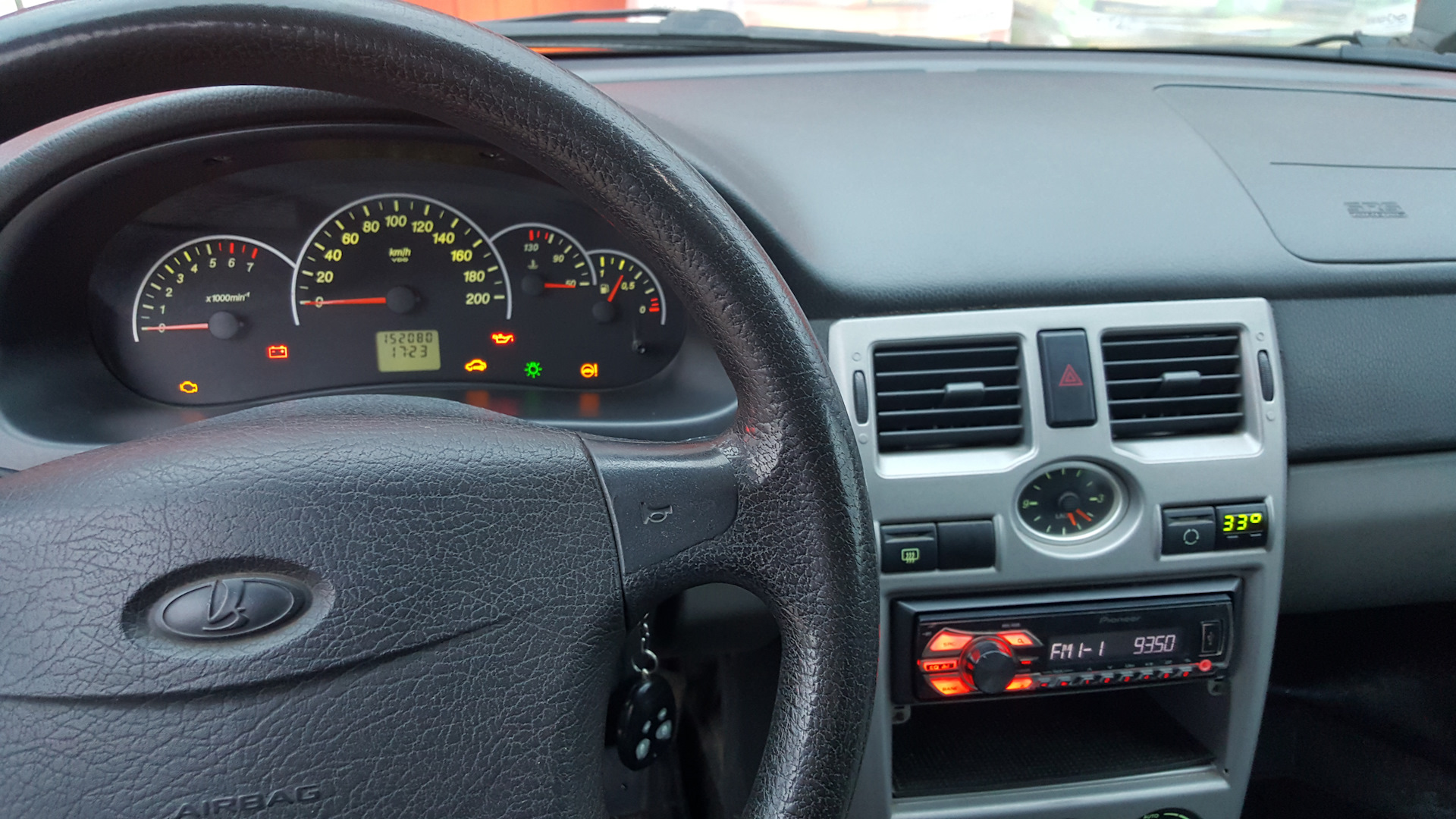 стойки приора ss20 комфорт. комфорт на приору. приора 2014 год хэтчбек люкс. приора 2013 люкс комплектация. приора 2 седан салон.