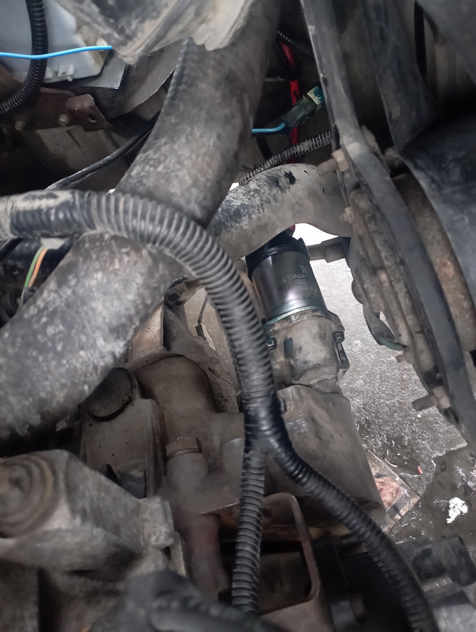 Замена втягивающего реле стартера — Lada 2114, 1,6 л, 2012 года ...