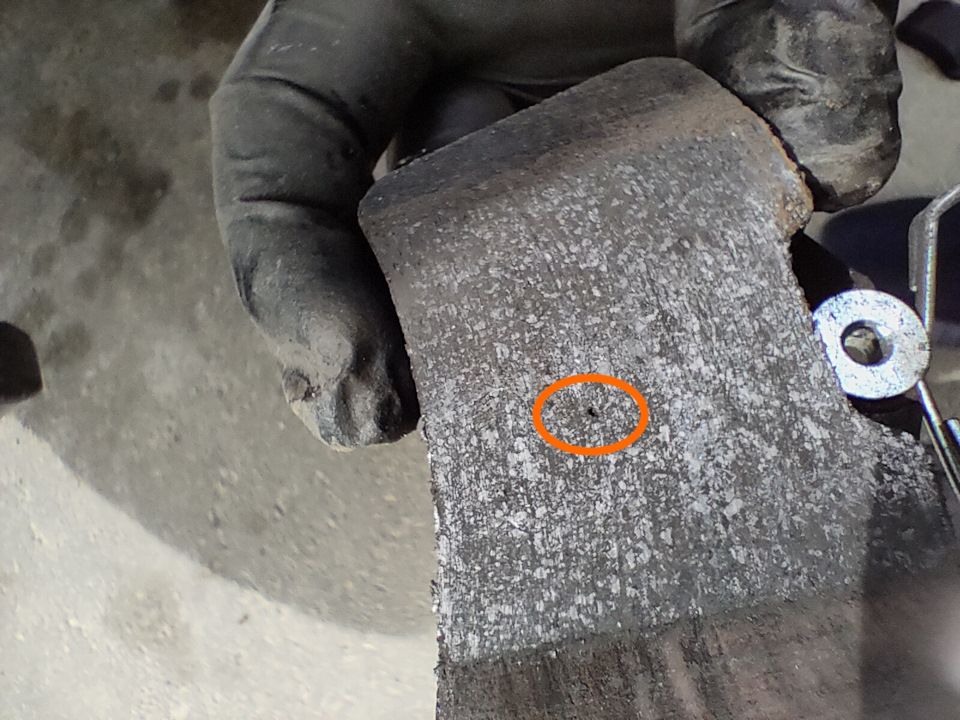 Точка от постороннего включения на колодке — Volkswagen Polo Sedan