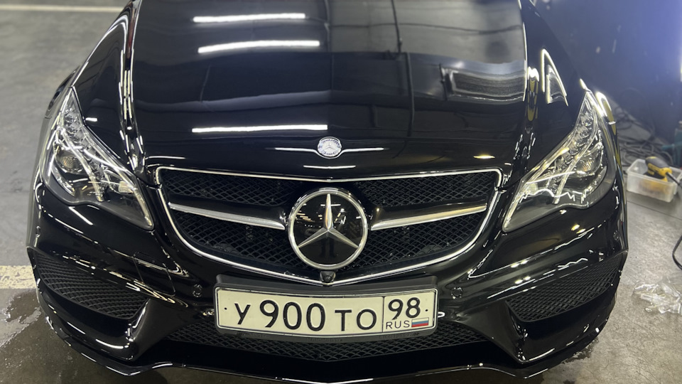 Mercedes-Benz E-Class Coupe Black Sabbath