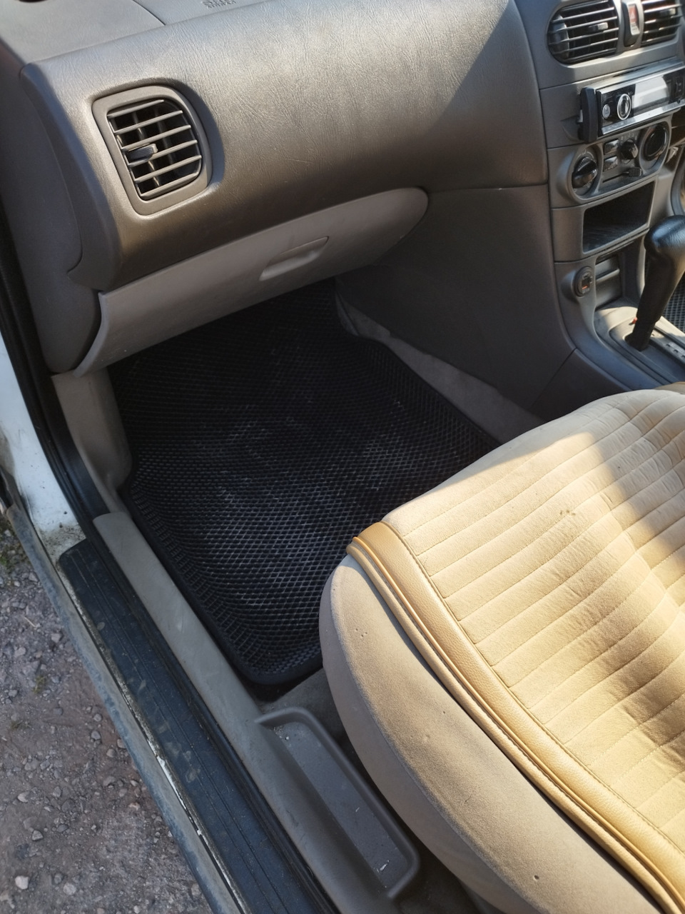 Рулевая рейка, масло, коврики — Nissan Sunny (B15), 1,5 л, 2001 года ...