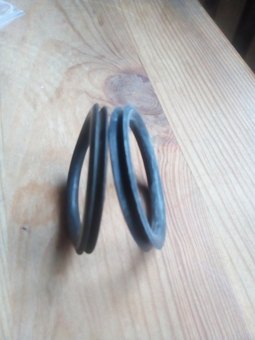 Замена уплотнительной резинки на крышки бензобака. — Volvo XC70 II, 2,5 ...