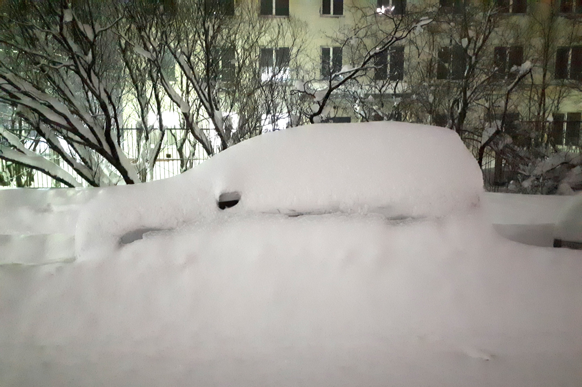 Зима 1997 года. Зима 1997 года. Норд ост зима новороссийск обледенение. Норд-ост в новороссийске 1997 год. Дети на горке зимой надым.