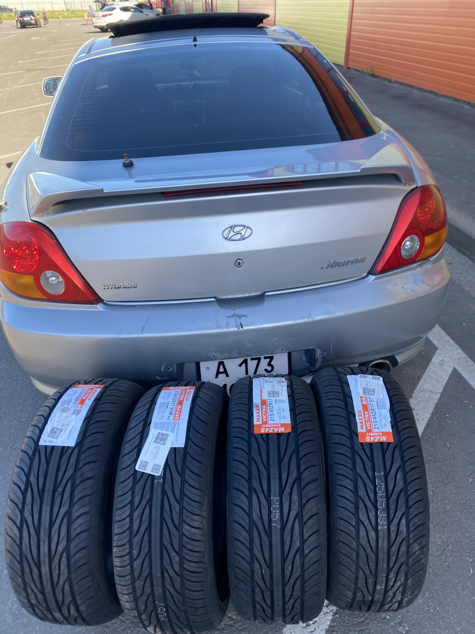 Новая резина Maxxis Victra 215/45 R17 — Hyundai Tiburon (GK), 2 л, 2002 ...