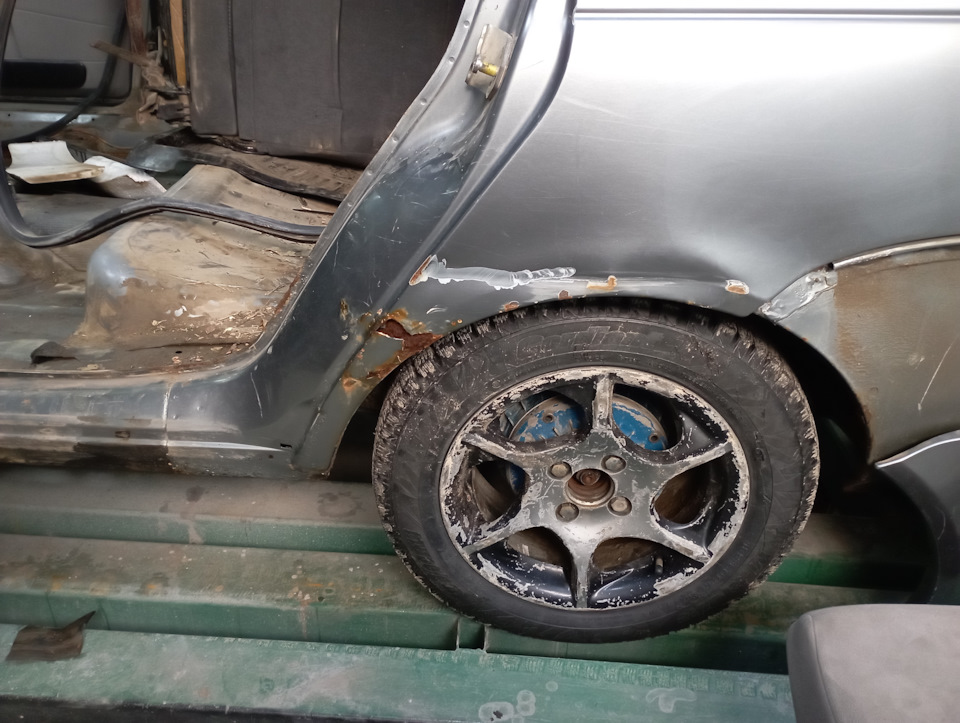 Приора кварц сварочные работы часть #3 ремонт задних крыльев — DRIVE2