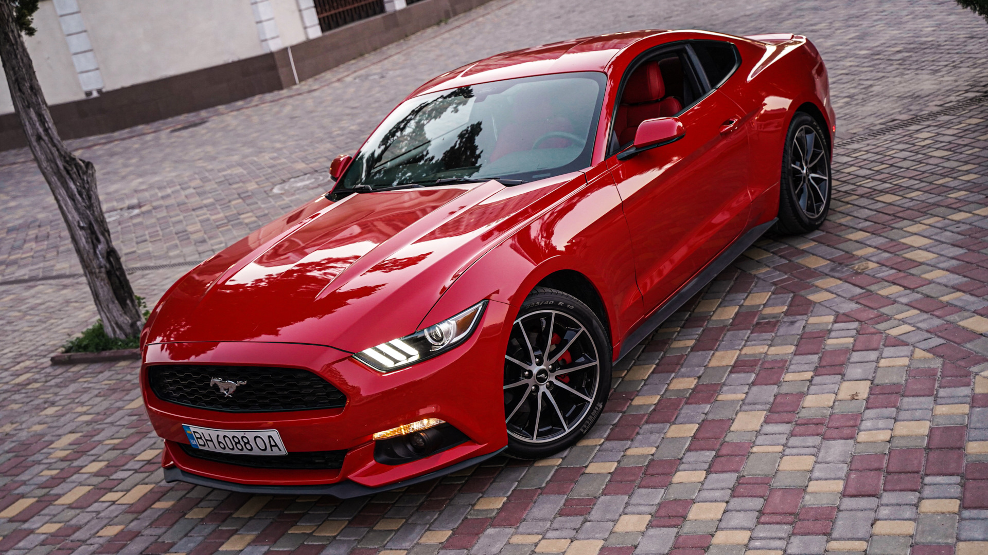 Ford Mustang 2015 Roush Stage 1 красный