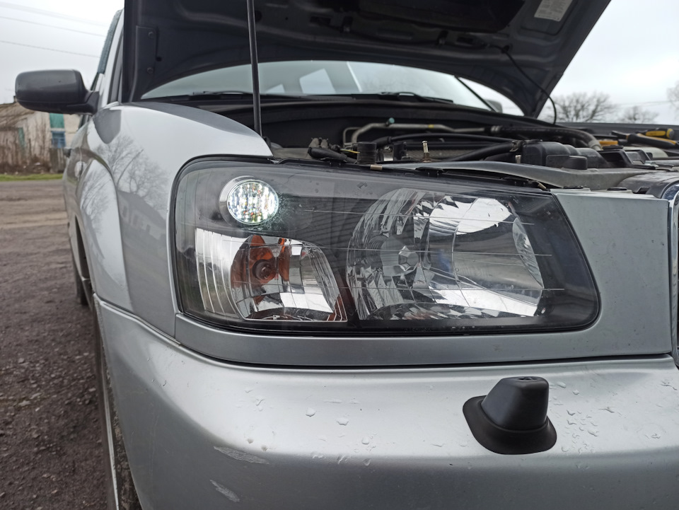 Заміна лампочок габарита, ранок у власника Субару починається не з кави ...