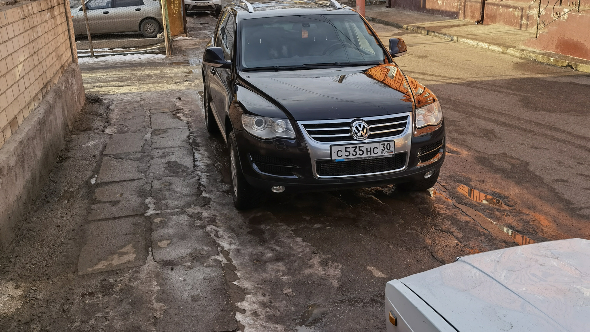 Volkswagen Touareg (1G) 3.0 дизельный 2009 | Чёрный малыш самолёт на DRIVE2