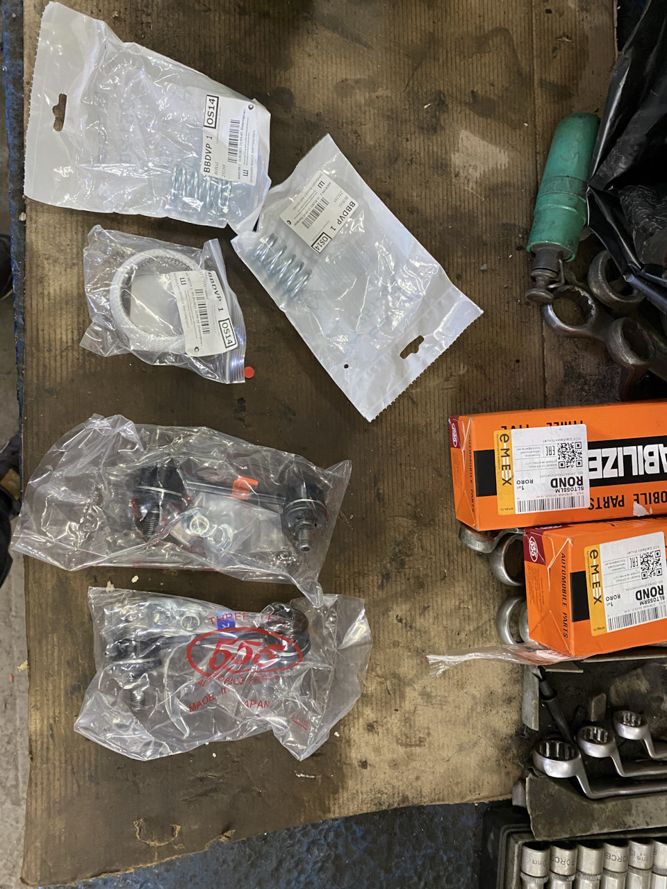 Замена задних стоек стаба, чистка дмрв и замена кольца глушителя ...