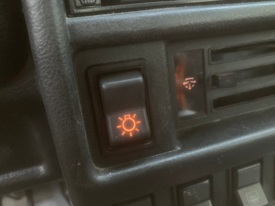 Замена лампочек подсветки кнопок. Замена кнопки освещения багажника ...
