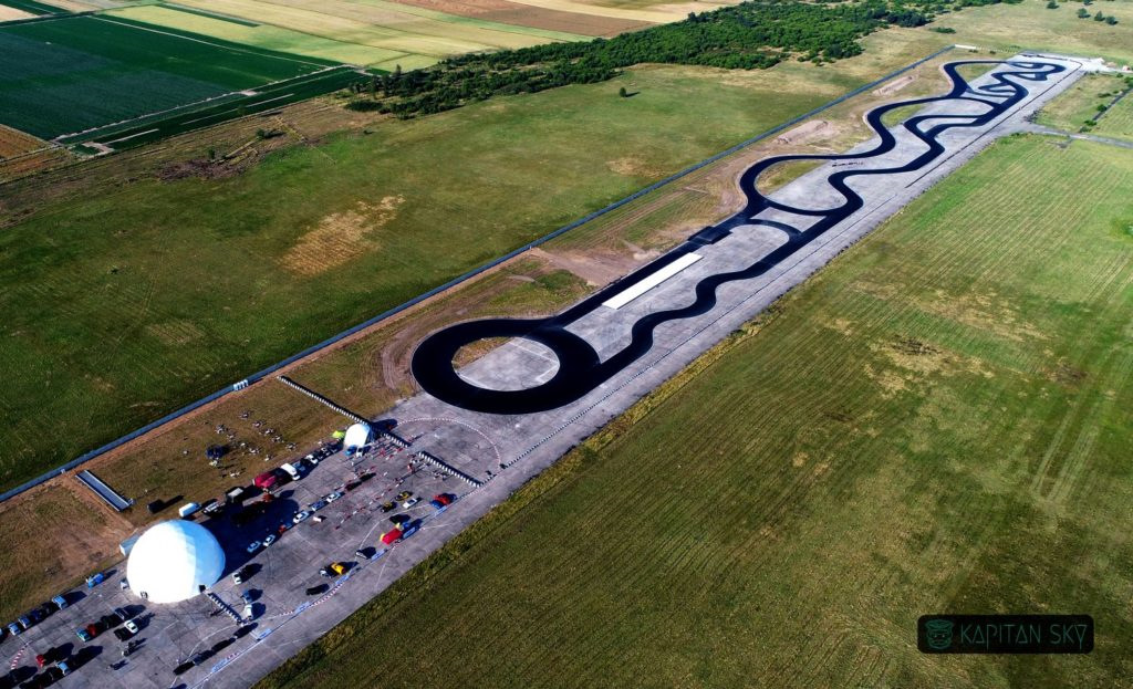 Трек above. Racetrack from above.