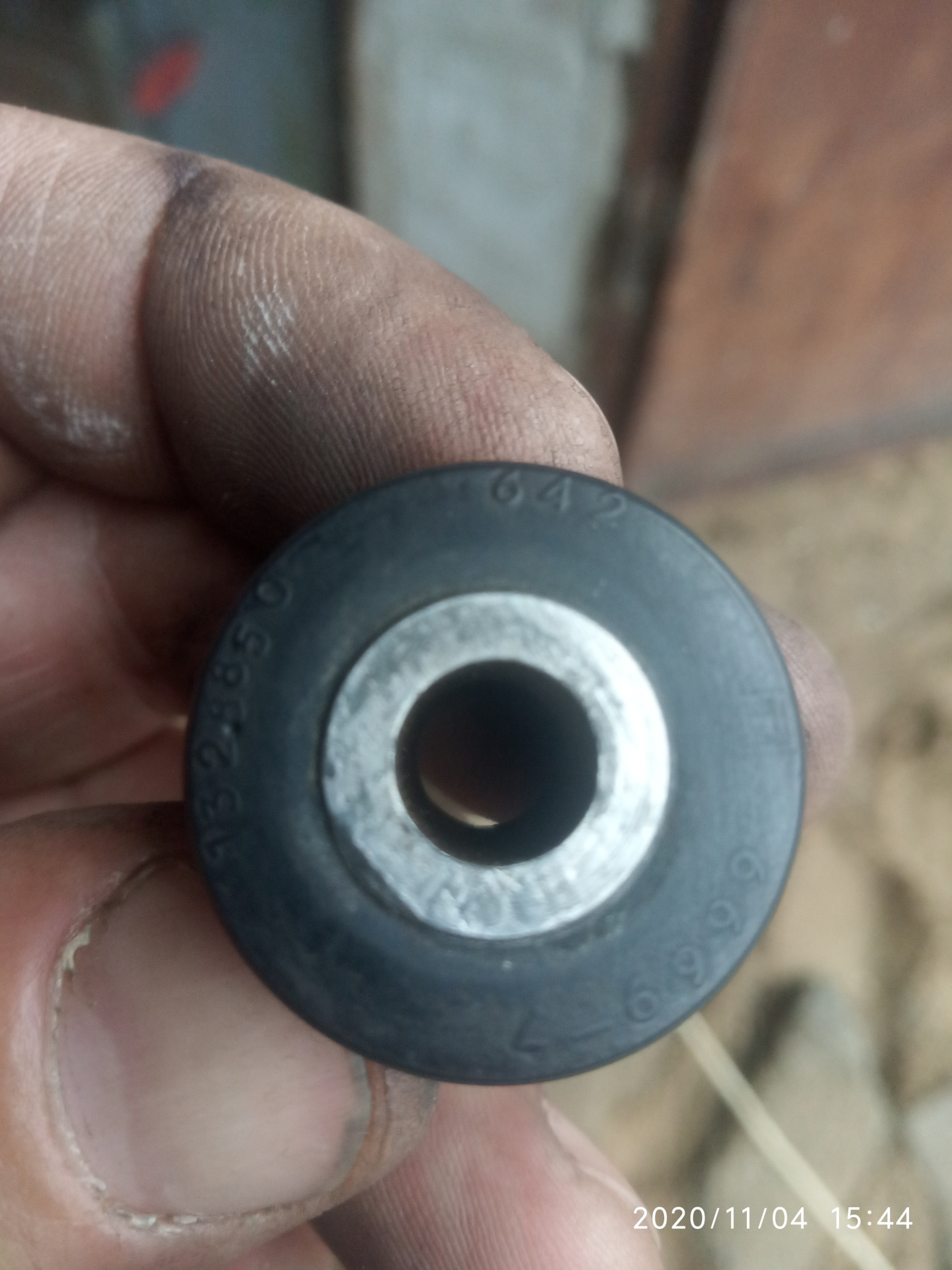 Gm 96879255 втулки. Номер втулки крепления задней части редуктора хавал ф7. Ford 1850274 втулка. Втулка рулевого вала 2106 артикул. Номера втулок.