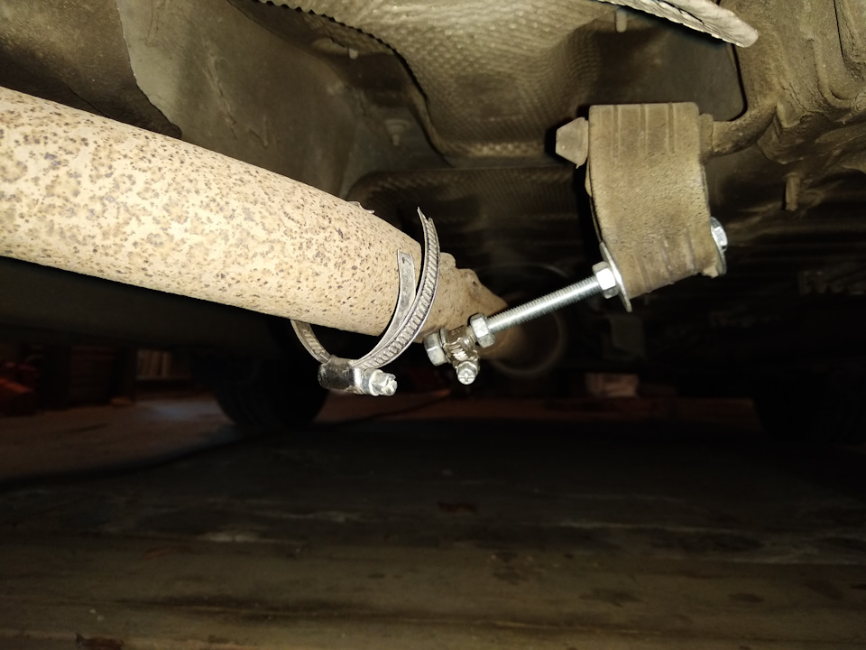 крепление выхлопного. Volkswagen passat b5 выхлопная система кронштейн крепления резонатора. кронштейн для глушителя рено логан 1. кронштейн глушителя golf 2. крепление выхлопного.