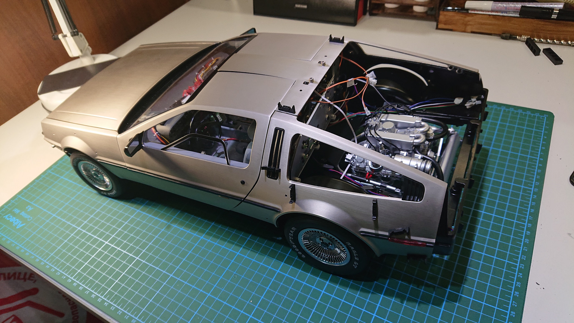 Купить Модель Dmc Delorean