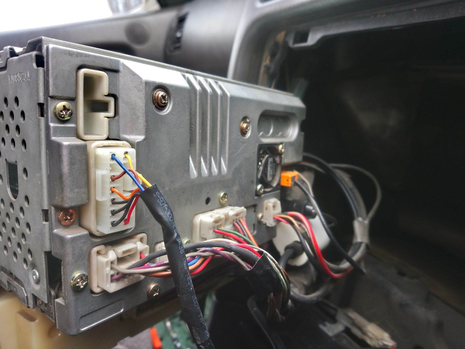 AUX, USB, в штатную магнитолу Toyota 56007 — Toyota Mark II (100), 2,5 ...