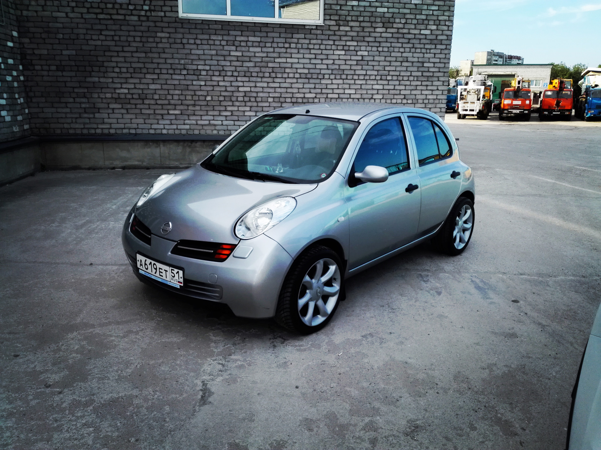 Nissan Micra 12