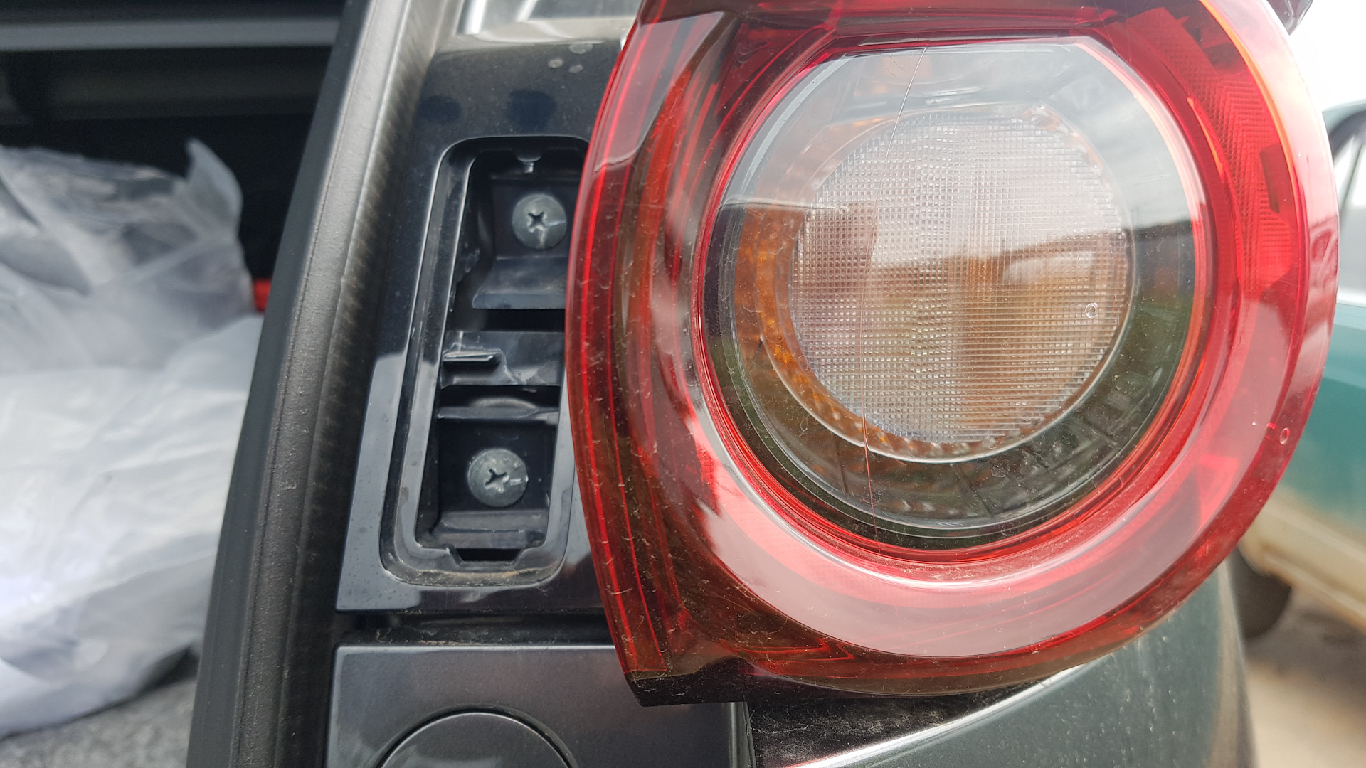 Замена лампы мазда сх5. Mazda CX-5 задние лампочка поворотника. Лампа поворотника Мазда СХ 5. Мазда сх5 поворотник задний. Задний ПТФ Mazda CX-5.