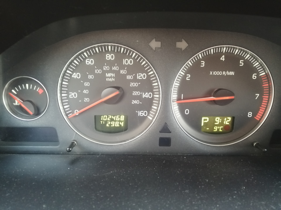 Замена топливного фильтра — Volvo XC90 (1G)