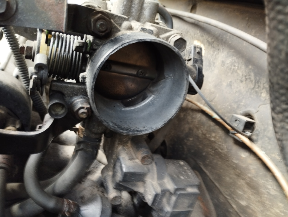 Высокие обороты на ХХ. Грязный дроссель. — Hyundai Santa Fe (1G), 2,4 л ...