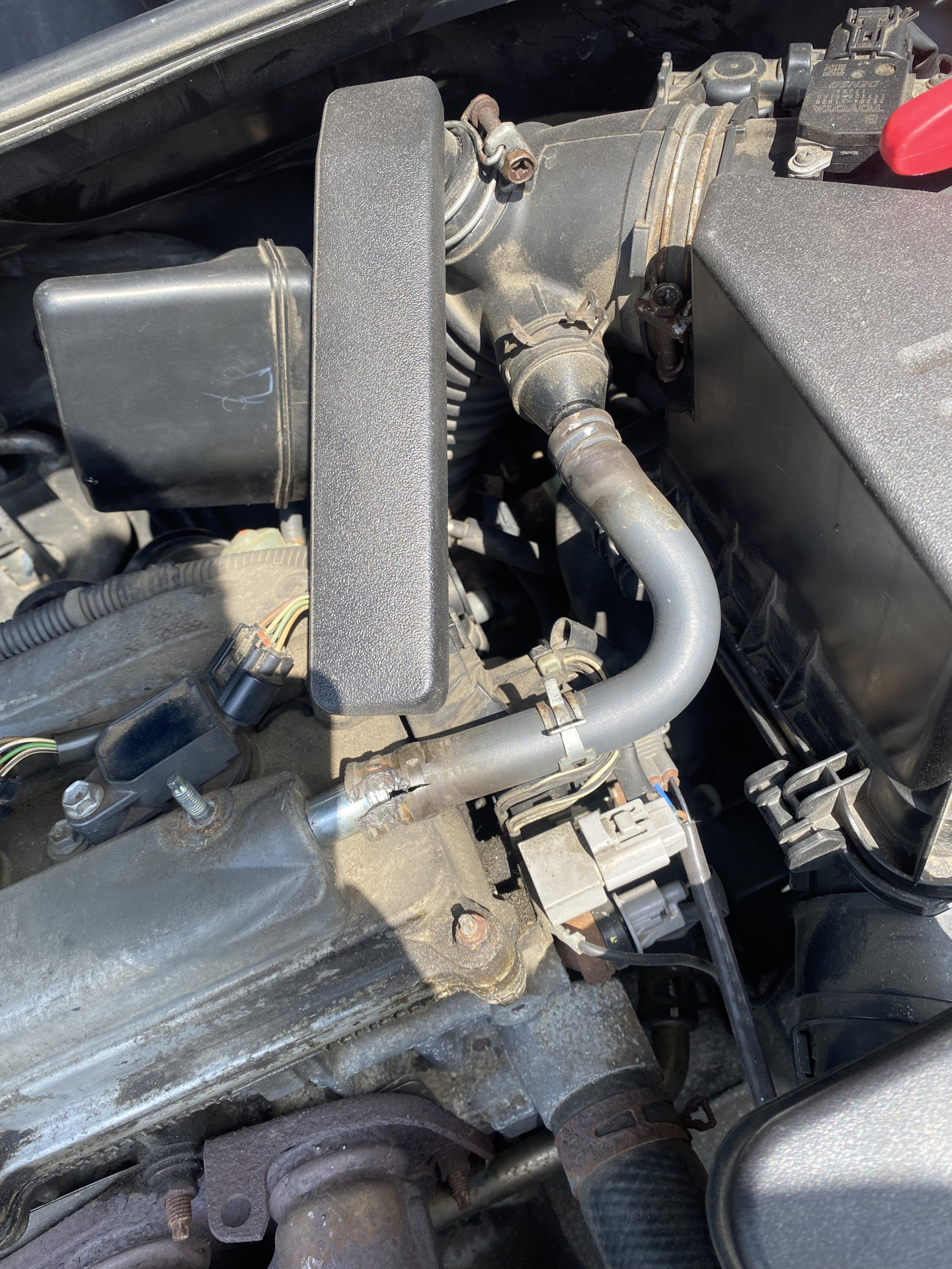 # Замена патрубка вентиляции картерных газов — Toyota Camry (XV40), 2,4 ...