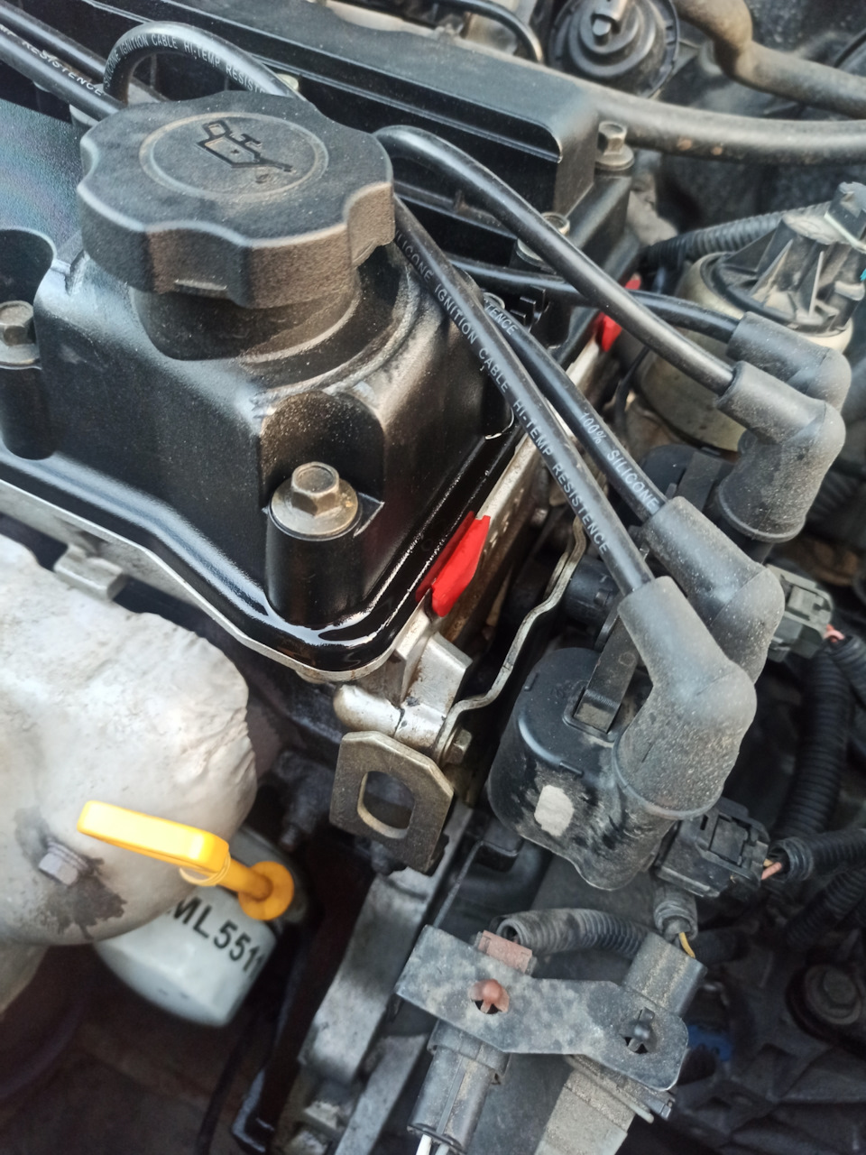 Течь клапанной крышки. Спонтанная установка декоративной крышки ...