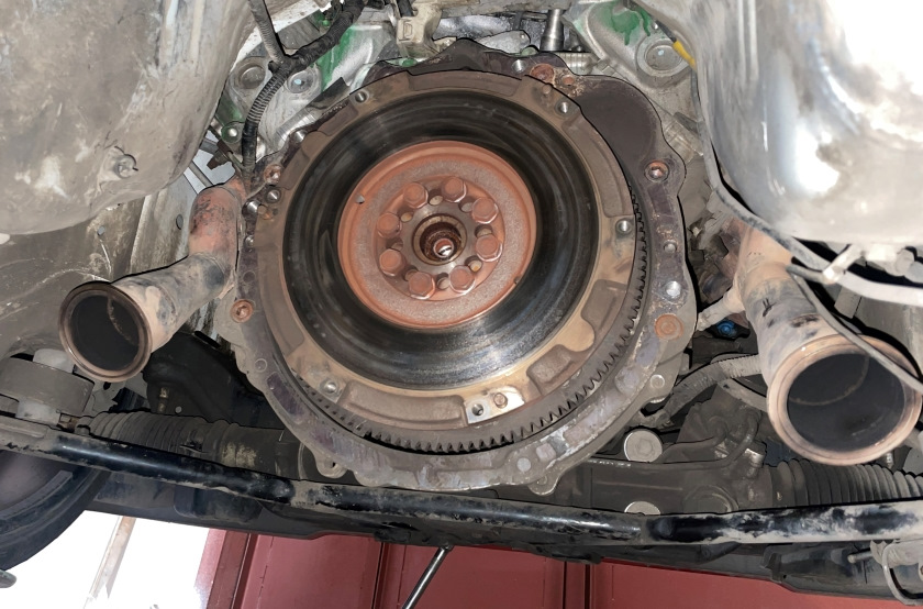 Маховик был от 3s-gte, пересверленный. Проставка 29мм и сохраненный на своем месте автоматный венец. — Toyota Altezza