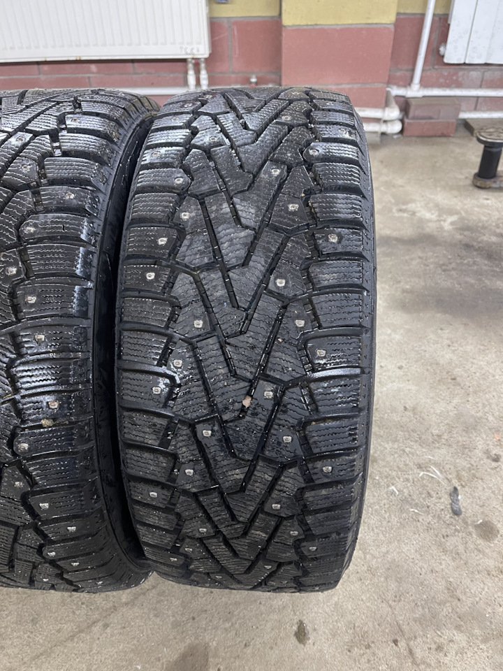Шины зимние шипованные Pirelli 225/45 R17, литые диски Skoda 7,5Jx17 ...