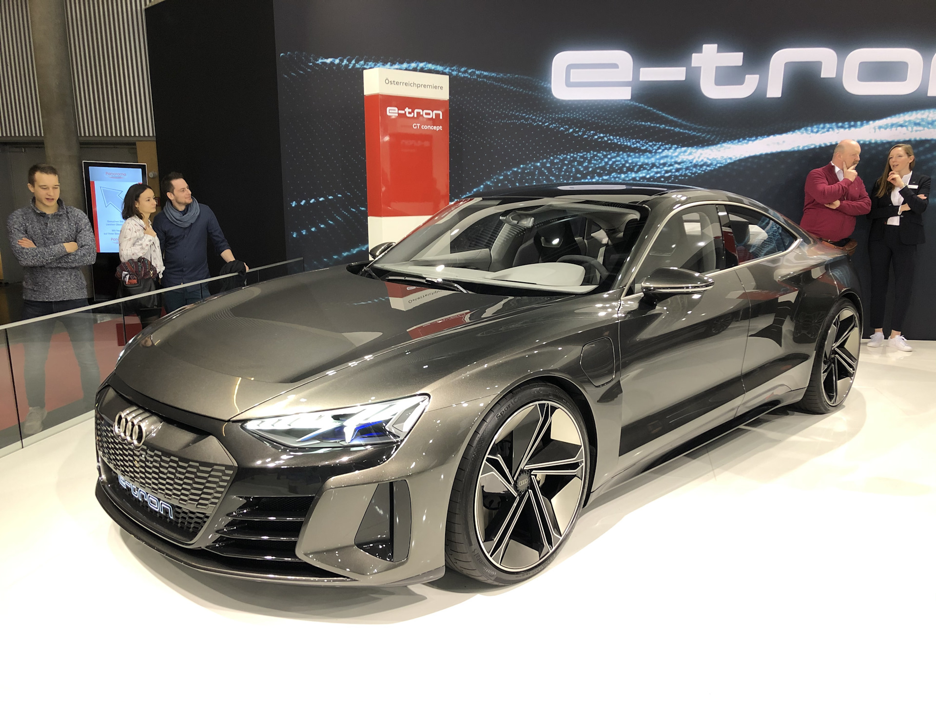 Популярные новинки 2020. Audi e-tron gt 2020. Volkswagen Женевский автосалон 2020. ТАГАЗ автосалон 2020. Международный автосалон 2020.