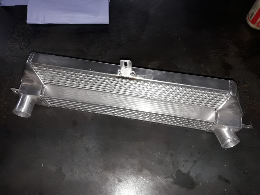 Front mount intercooler. Фронтальный интеркулер a6 biturbo. Радиатор интеркулера. Стейдж 2 машина. Valeo 818878 интеркулер.