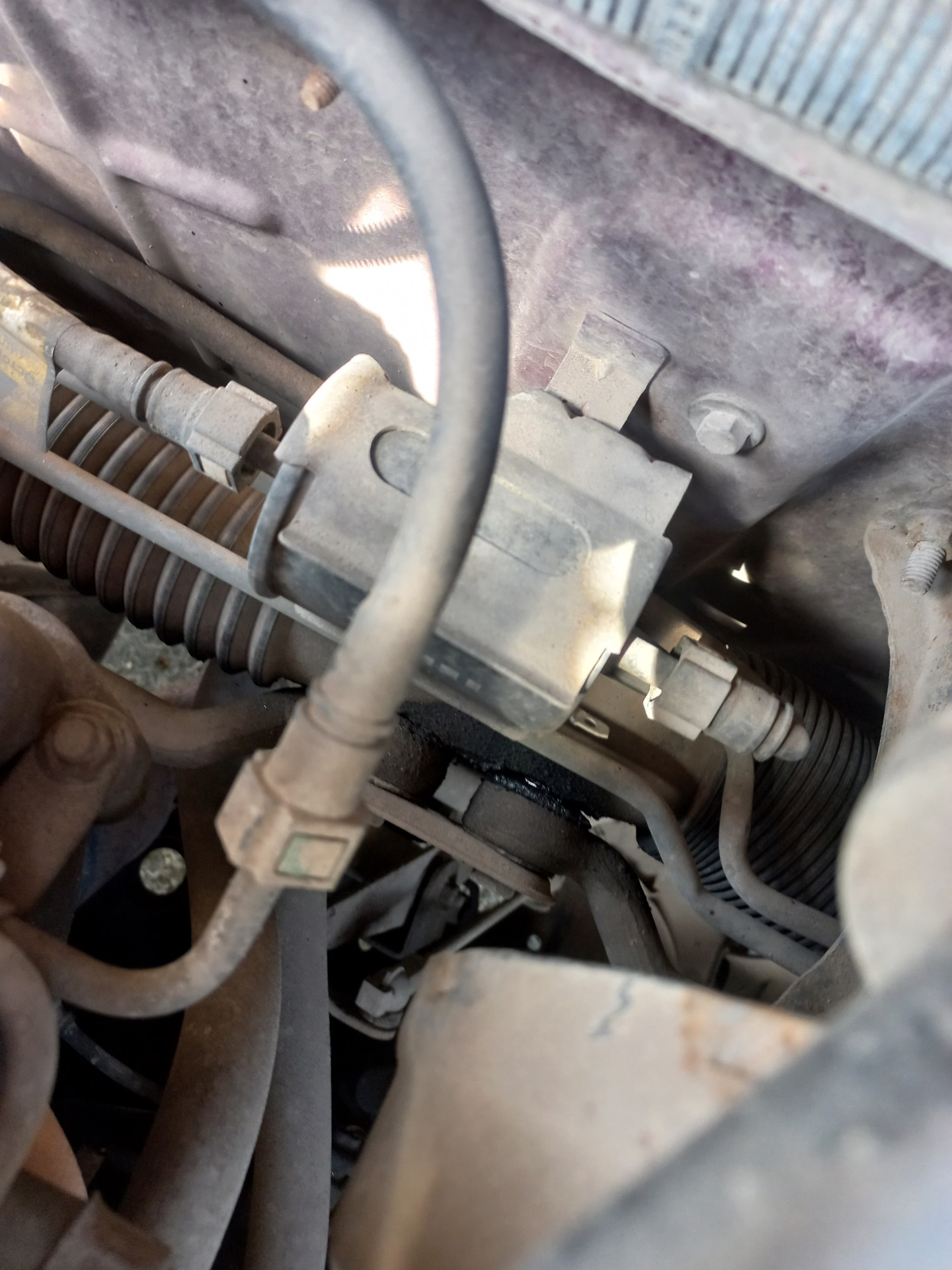 Грубый басистый резиновый скрип при повороте руля — ЗАЗ Chance, 1,3 л ...