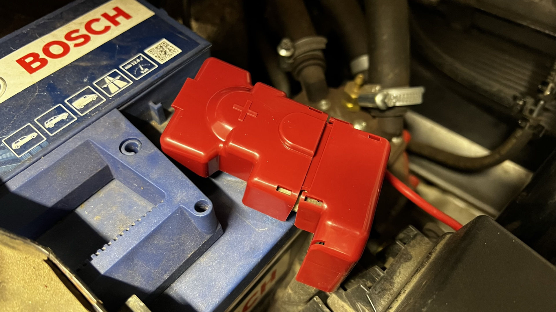 Battery terminal cover — Suzuki Vitara XL7, 2,7 л., 2004 года