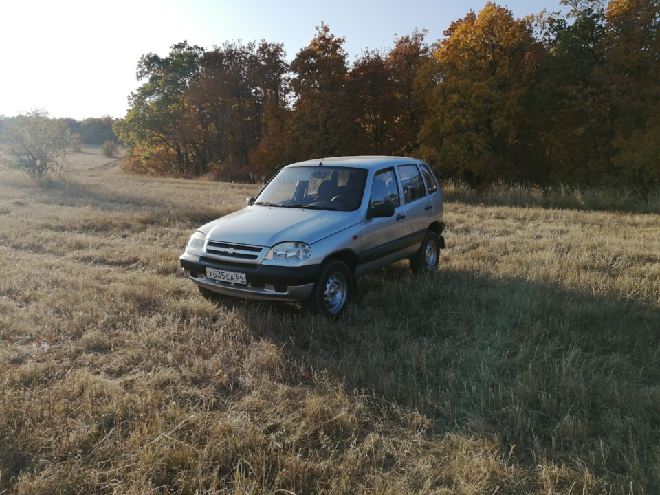 Авито саратовская нива. GLX Нива. Нива шевик 2005 г. Светло синий шевик Нива. Шевик Лаура.