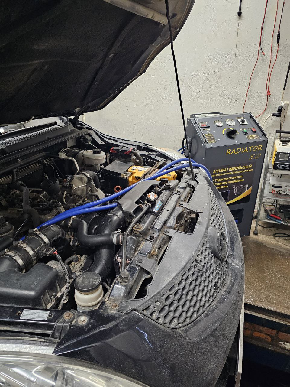 Замена антифриза с толковой промывкой и заменой патрубков системы ...