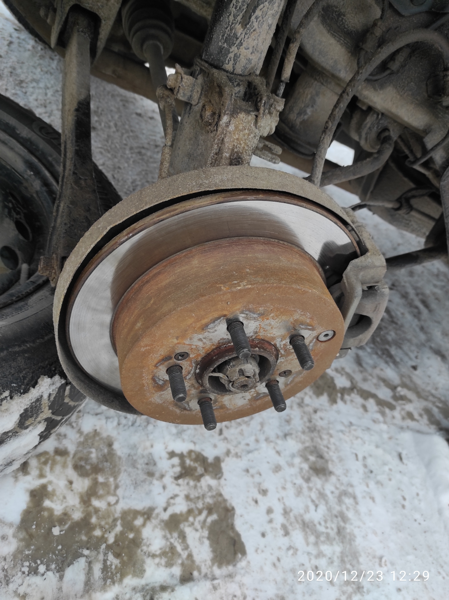 Поменял передние тормозные диски и колодки стояночного тормоза! — KIA ...